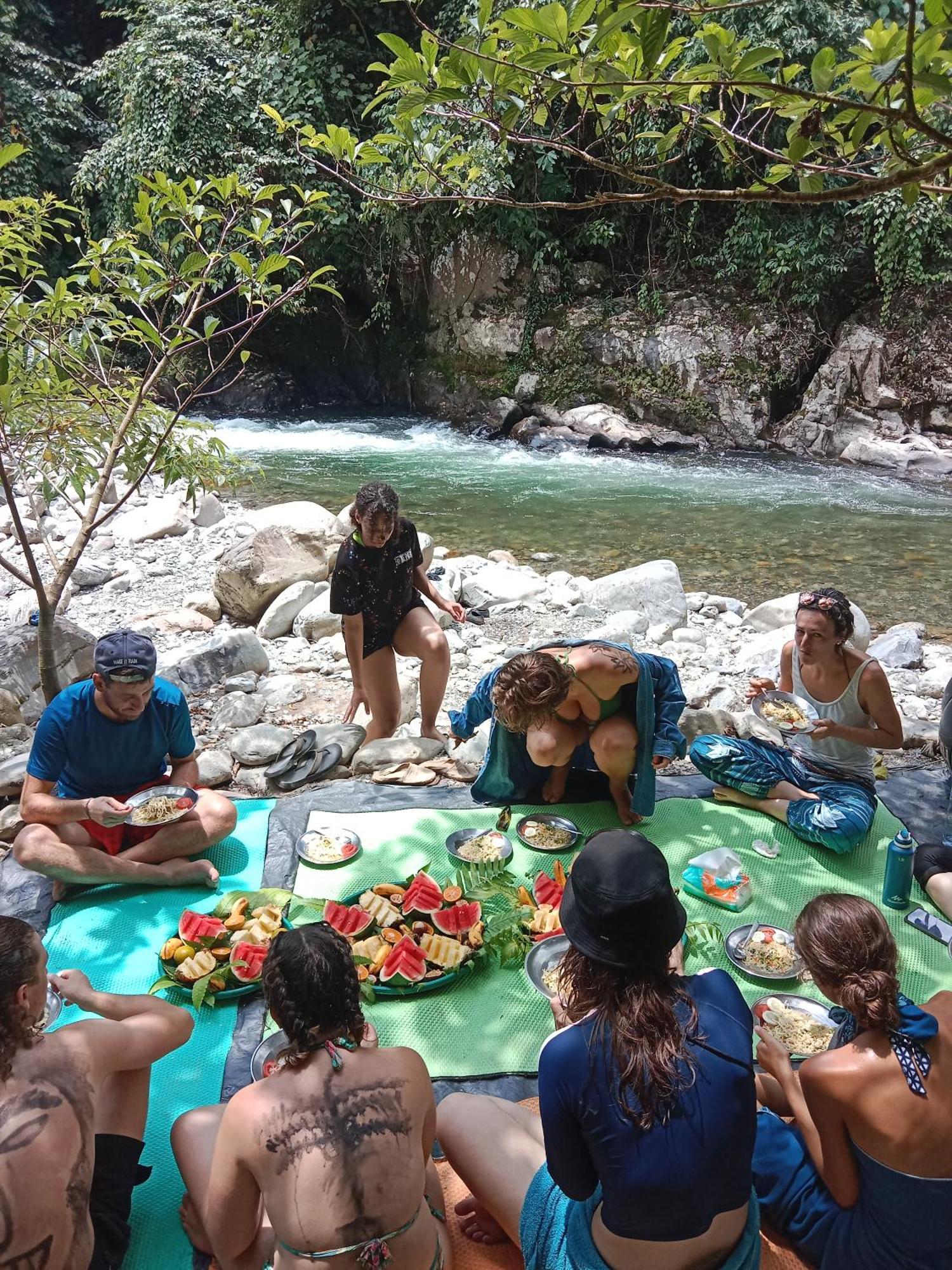 Jungle Life Guest House - Trekking & Transport Only Book With Us Bukit Lawang Εξωτερικό φωτογραφία